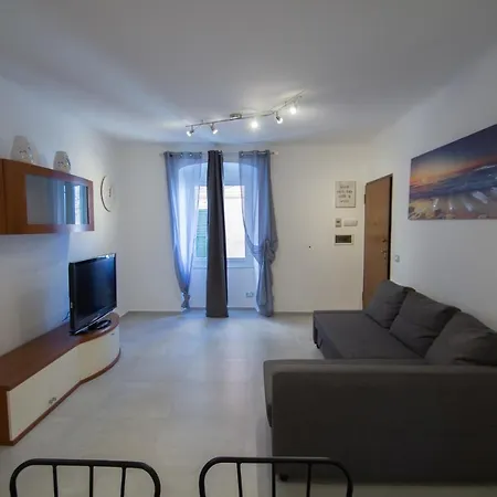 Piazza Buccelli A 10 Mt Dal Mare Apartmán *