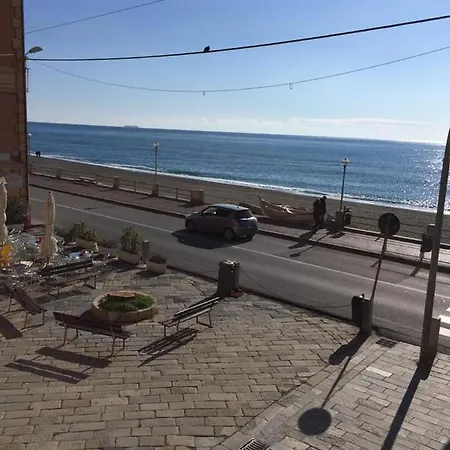 Piazza Buccelli A 10 Mt Dal Mare Appartement Varazze
