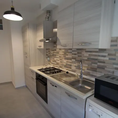 Piazza Buccelli A 10 Mt Dal Mare Apartmán