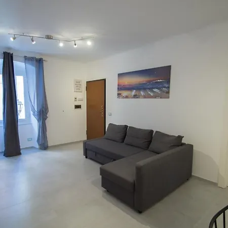 Piazza Buccelli A 10 Mt Dal Mare アパート