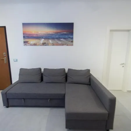 Piazza Buccelli A 10 Mt Dal Mare