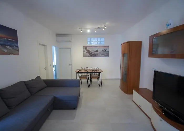 Piazza Buccelli A 10 Mt Dal Mare Appartement *